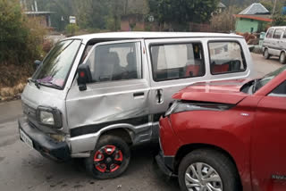 Two cars collided in sarkaghat