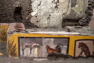 2000 year old street food centre site appears in archaeologists excavation in pompeii