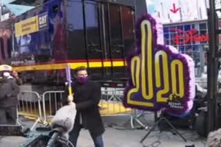 People shred bad 2020 memories at NY Times Square