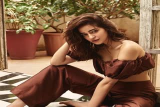 ananya-pandey-shared-photos-of-the-latest-photoshoot