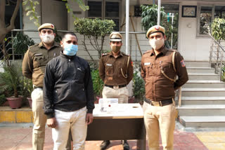 Arrested for extortion from people by making fake documents of property in jamia nagar