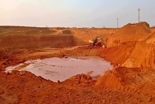 hindalco-company-excavated-bauxite-at-samri-in-balrampur-district-but-left-the-area-as-such