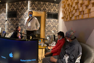 amitabh bachchan recording with family