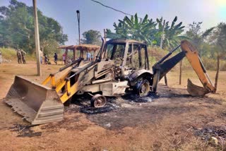 Criminals burnt vehicle in khunti