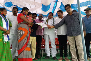 house sites distribution at p gannavaram