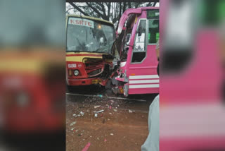 Several persons were injured when buses collided on the Palakkad-Kozhikode National Highway  Accident  Several persons were injured  Palakkad-Kozhikode National Highway  buses collided  പാലക്കാട്-കോഴിക്കോട് ദേശീയപാതയില്‍ ബസുകള്‍ കൂട്ടിയിടിച്ച് നിരവധി പേര്‍ക്ക് പരിക്ക്  പാലക്കാട്-കോഴിക്കോട് ദേശീയപാത  ബസുകള്‍ കൂട്ടിയിടിച്ച് നിരവധി പേര്‍ക്ക് പരിക്ക്  പാലക്കാട്-കോഴിക്കോട് ദേശീയപാതയില്‍ ബസുകള്‍ കൂട്ടിയിടിച്ച് നിരവധി പേര്‍ക്ക് പരിക്ക്  അപകടം