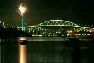 new-zealand-rings-in-the-new-year-with-fireworks-show