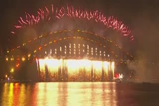new year celebrations begin in australia sydney
