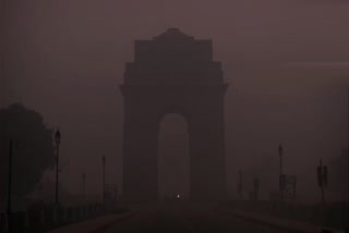 Dense smog leads to near zero visibility in Delhi