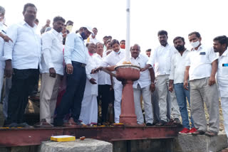 mla surender release  pocharam reservoir water in kamareddy