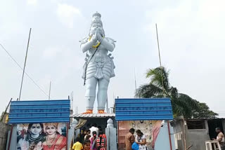 Devotees visiting Lord Anjaneya at Timmajigakandriga nellore district