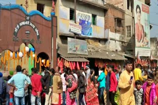 crowd of devotees maa kalyaneshwari temple on new year in dhanbad