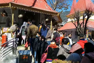 large number of tourists reached Naina Devi temple on the occasion of New Year