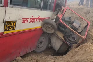 yamunanagar-bus-falls-into-pit