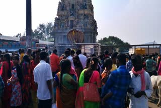 temples-filled-with-devotees