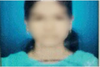 A girl committed suicide due to increased acne in face!  incident  kannada district  committed suicide  മുഖക്കുരു വർധിച്ചതിനെ തുടർന്ന് വിദ്യാർഥിനി ആത്മഹത്യ ചെയ്‌തു  ബെംഗളൂരു  മുഖത്ത് മുഖക്കുരു  ദിവ്യ