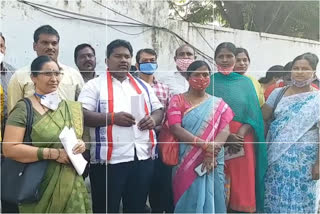 gurukula principle candidates protest at tspsc bhavan