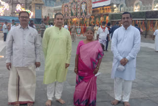 JUSTICE_UMADEVI_AT_DARSHAN