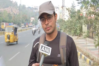 Man covers 1250 Kilometres on foot to spread awareness on mental health  ഹൈദരാബാദ്  മാനസികാരോഗ്യപാഠ്യപദ്ധതി  മാനസികാരോഗ്യം  മാനസികാരോഗ്യപാഠ്യപദ്ധതി വാർത്തകൾ  ഹൈദരാബാദ് വാർത്തകൾ