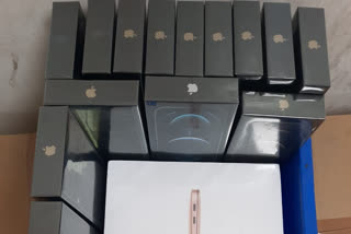 Delhi Custom arrested passenger smuggling iPhone and MacBook