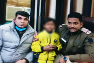 mayur vihar police returned the family smile after finding the child in just 2 hours