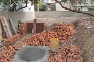 Garbage House is being built on the Dam Road of South Delhi