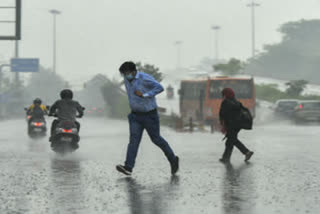 دہلی: بارش نے سردی میں اضافہ کیا