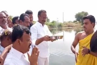 Mla Jalaharati At Pulakunta Tank in Anantapur district