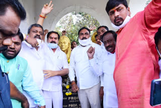 Leaders paying tribute to Savitribai phule at hanamkonda