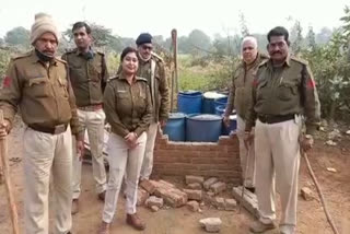 Desi liquor base busted in pichhor of Shivpuri