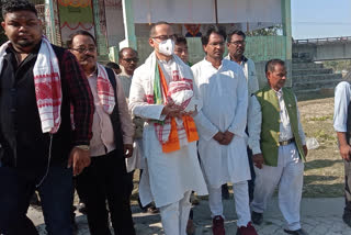 the-ashes-of-tarun-gogoi-are-dumped-at-bijnis-dulani-ghat
