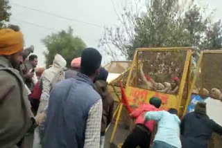 lathi charge on farmers protesting against bjp leaders in hoshiyarpur