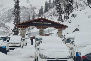 Manali police rescue tourists stranded at Atal tunnel due to snowfall