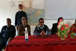 primary-and-middle-school-teachers-meeting-held-in-dumka