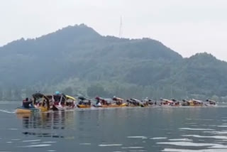 Srinagar's Dal Lake abuzz with tourists, houseboat owners hope for business revival