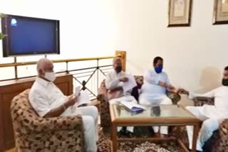 cm-talks-with-mumbai-and-central-karnataka-legislators-in-bangalore