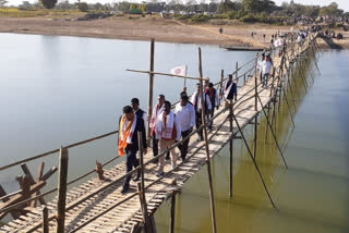 চেচুঘাটস্থিত বুঢ়ীদিহিং নদীৰ বাঁহৰ দলঙক নাটক আখ্যা বিধায়ক চক্ৰধৰ গগৈৰ