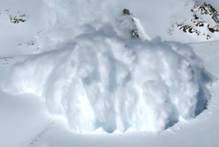وادیٔ کشمیر میں برف کے تودے گرنے کا انتباہ