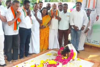 Tamilnadu congress general secretary vijay vasanth tributte his father