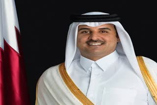 the emir of qatar arrived in saudi arabia to attend a summit of arab leaders