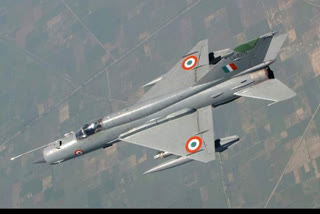 দুৰ্ঘটনাত পতিত বায়ুসেনাৰ Mig 21 বাইচন:সুৰক্ষিত অৱস্থাত পাইলট-সহ পাইলট