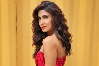 Aahana Kumra says being an outsider she is not part of any camp