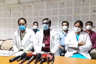 salem govt hospital doctors  remove peanuts stuke in child throat