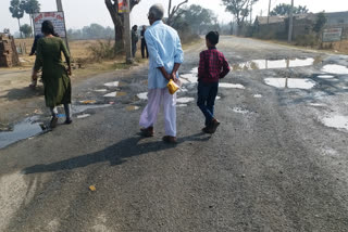 nh 419 in bad condition in jamtara