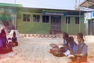 officers-turned-primary-school-to-harra-processing-center-in-kanker