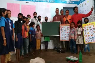 neelima-shyam-giving-free-education-to-children-in-gujra-village-of-balod