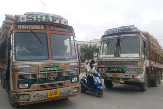 ಲಾರಿಗಳ ಹಾವಳಿ