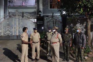 police issue notice to bjp leader kanna lakshminarayana