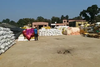 sdm  raid on paddy purchase center  in palamu