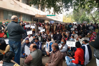 demand-for-salary-munciple-corporation-of-delhi-employees-strike